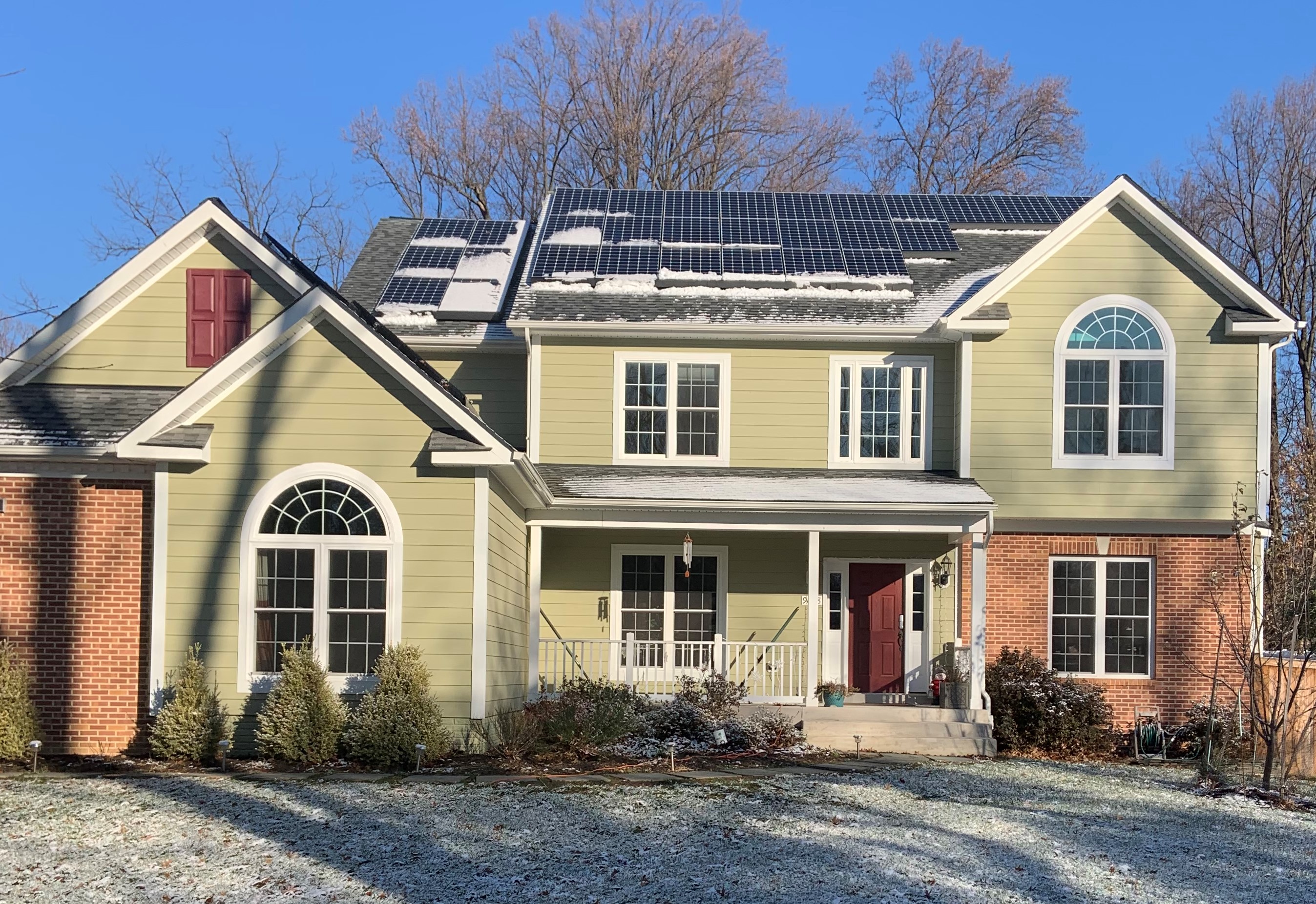 should-i-remove-snow-from-my-solar-panels